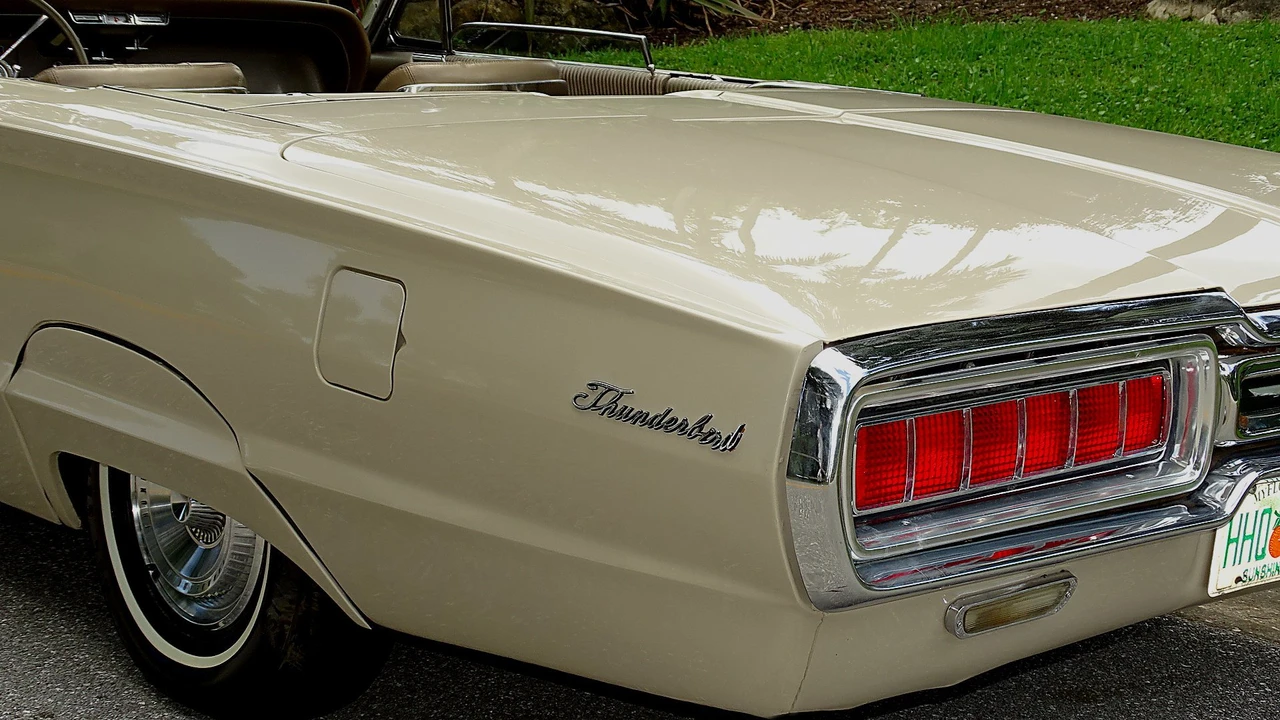 1965 Ford Thunderbird 4th Gen - Image 17 of 31