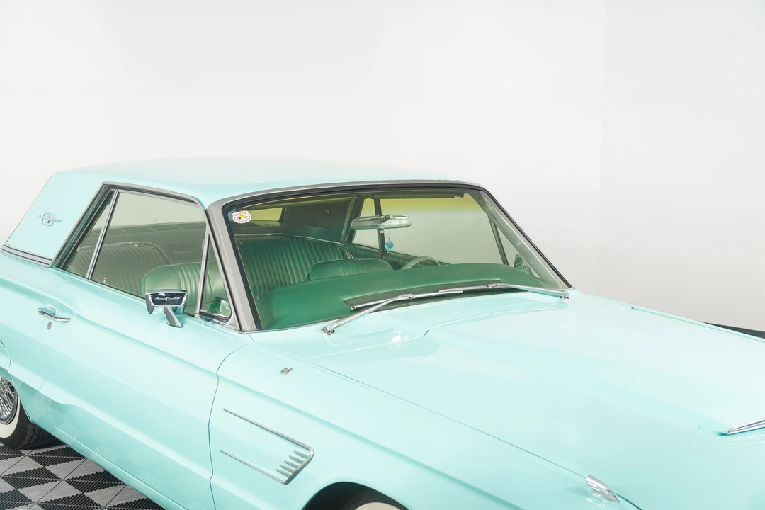 1965 Ford Thunderbird 3rd Gen - Image 21 of 31