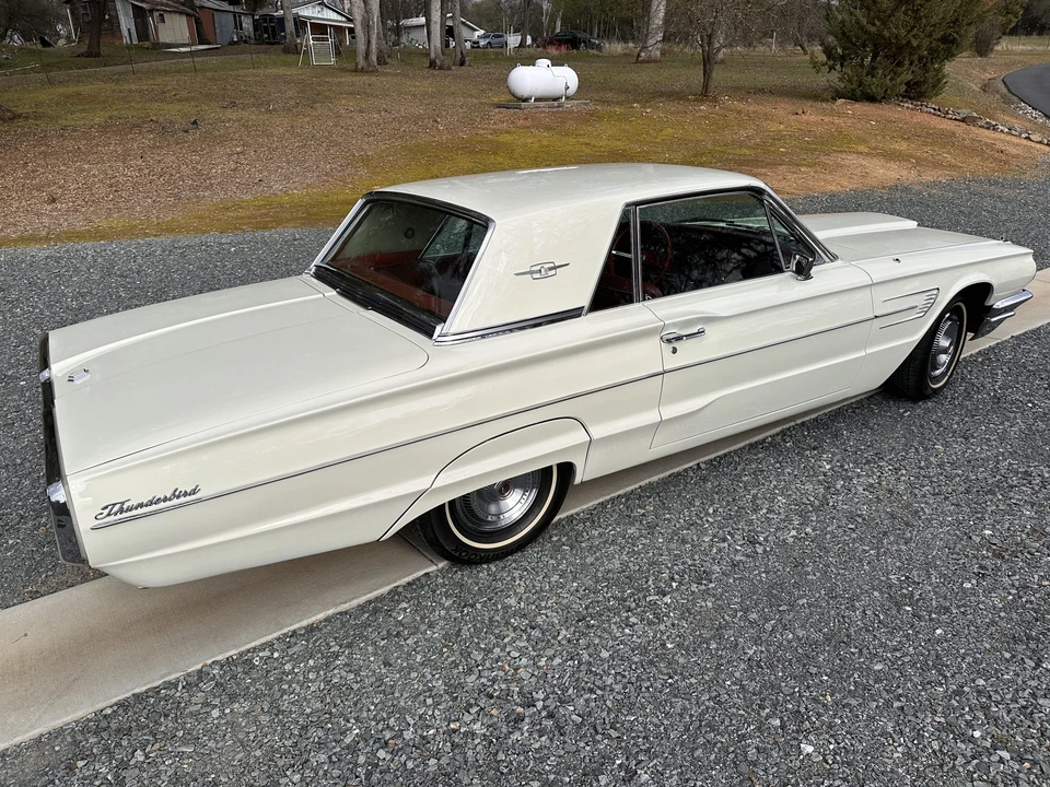 1965 Ford Thunderbird 4th Gen - Image 12 of 31