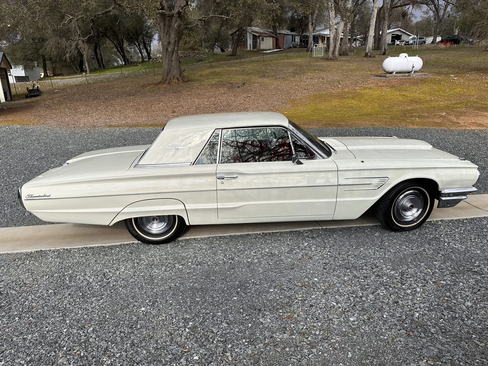 1965 Ford Thunderbird 4th Gen - Image 13 of 31