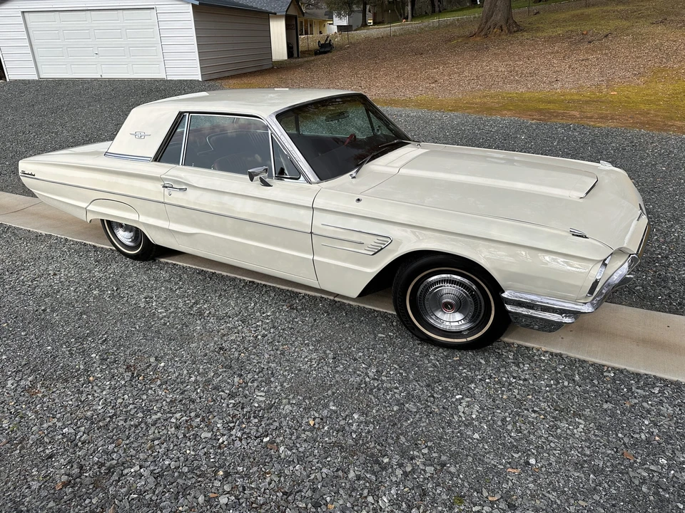 1965 Ford Thunderbird 4th Gen - Image 14 of 31