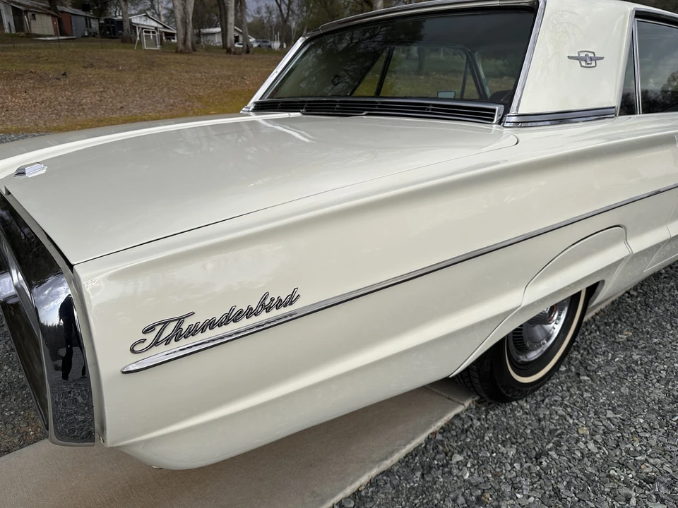 1965 Ford Thunderbird 4th Gen - Image 19 of 31
