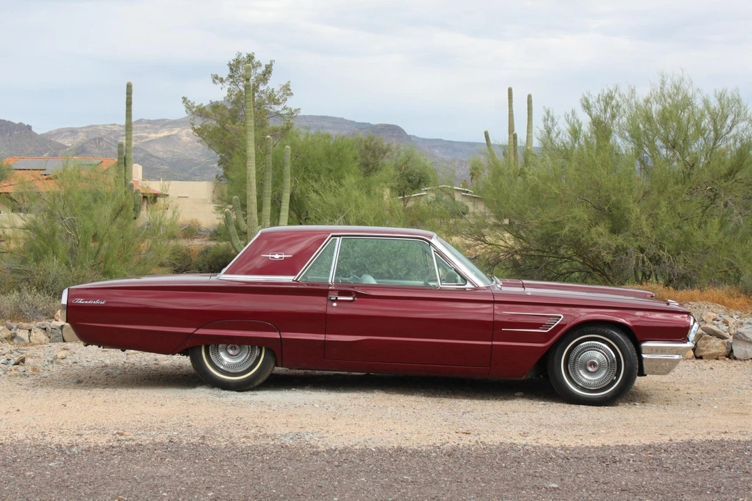 1965 Ford Thunderbird 3rd Gen - Image 9 of 31
