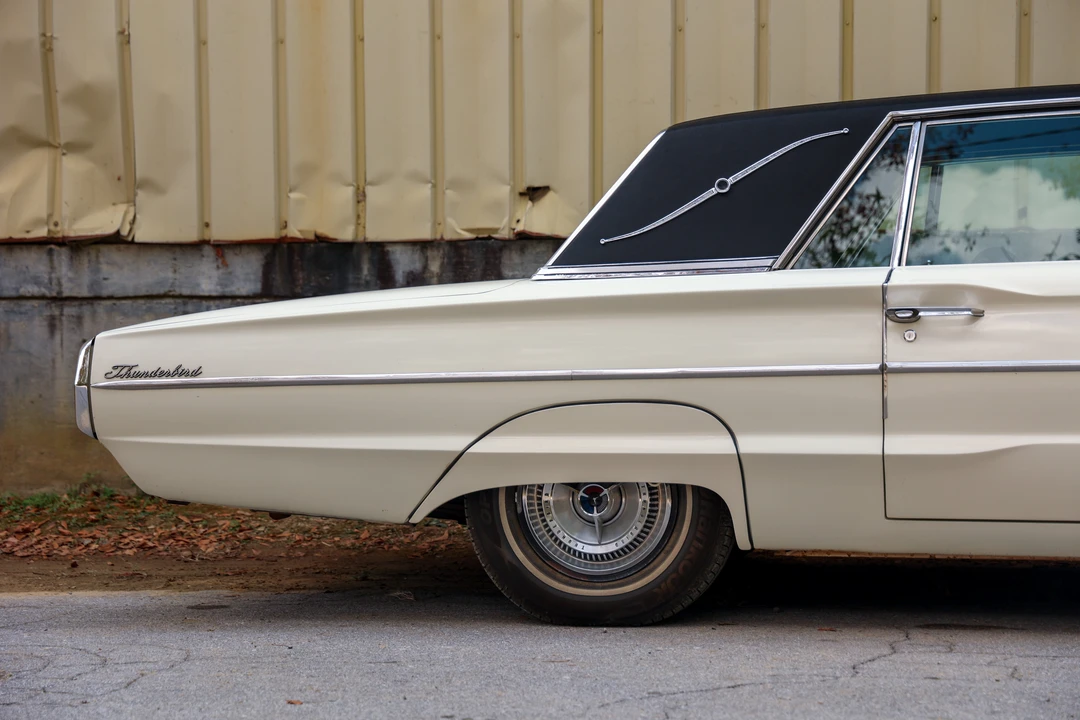 1965 Ford Thunderbird 4th Gen - Image 12 of 31