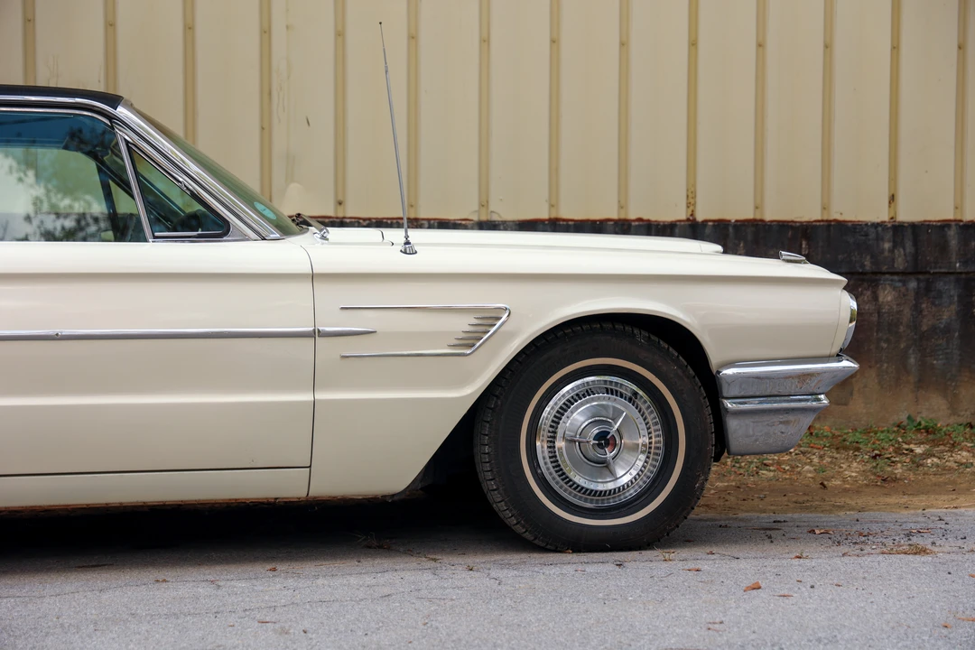 1965 Ford Thunderbird 4th Gen - Image 11 of 31