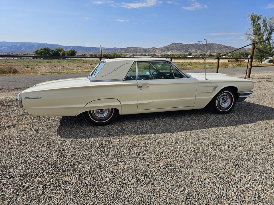 1965 Ford Thunderbird 4th Gen - Image 23 of 31