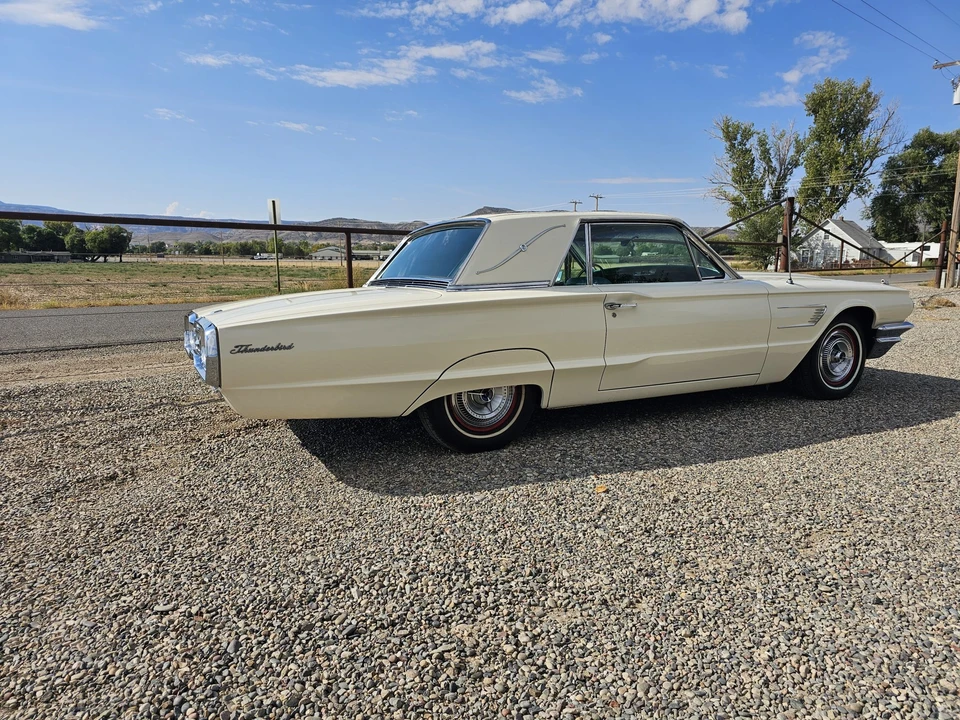 1965 Ford Thunderbird 4th Gen - Image 24 of 31