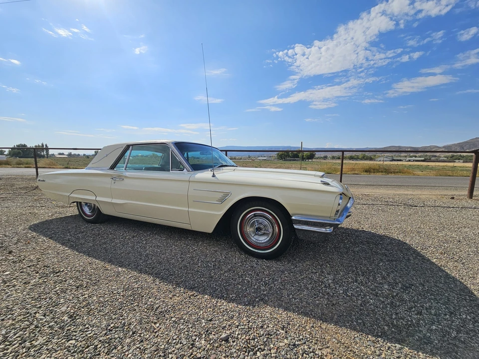 1965 Ford Thunderbird 4th Gen - Image 21 of 31