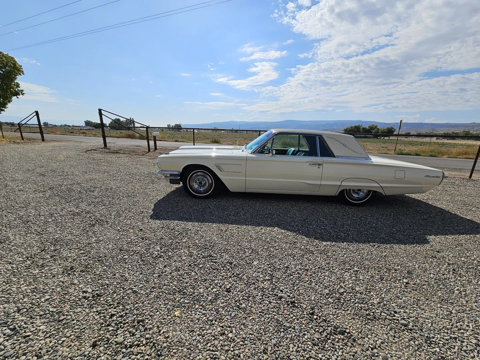 1965 Ford Thunderbird 4th Gen - Image 14 of 31