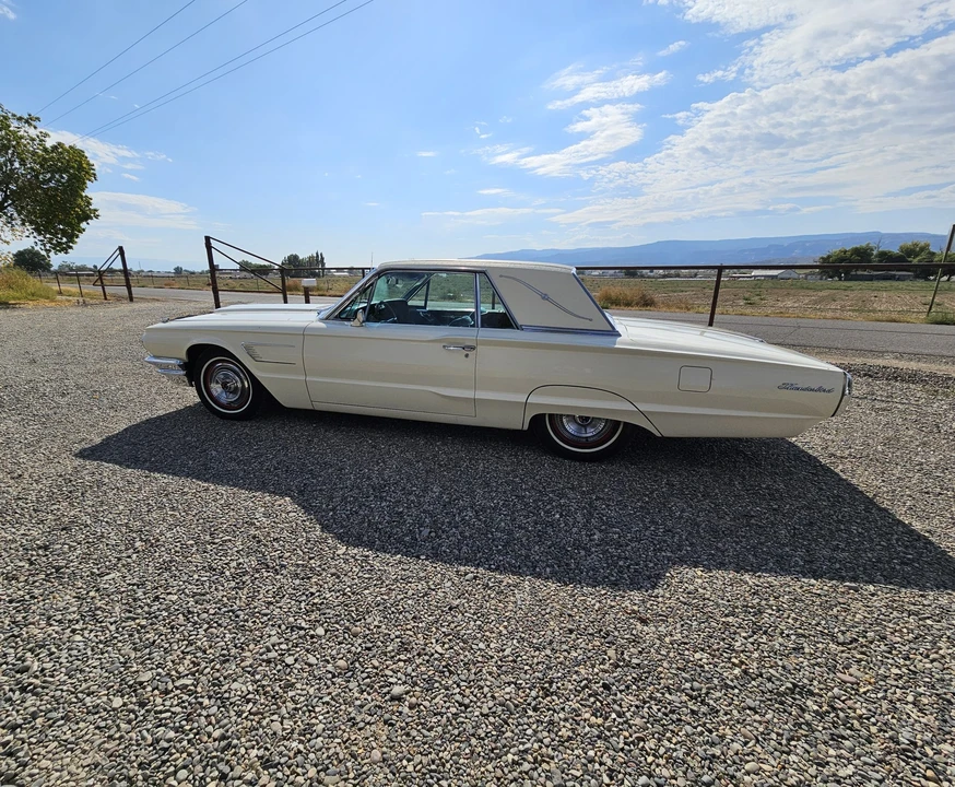 1965 Ford Thunderbird 4th Gen - Image 13 of 31