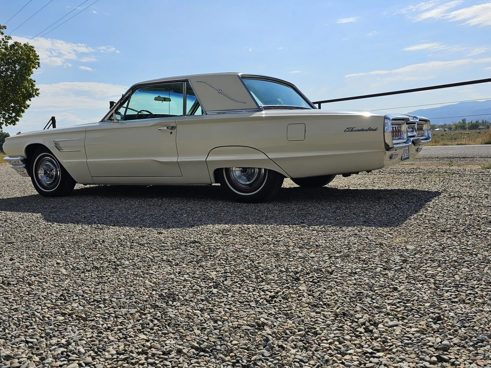 1965 Ford Thunderbird 4th Gen - Image 12 of 31