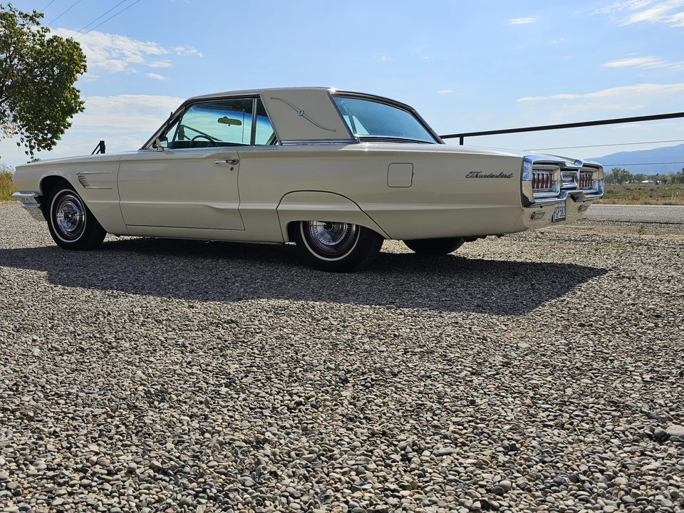 1965 Ford Thunderbird 4th Gen - Image 11 of 31