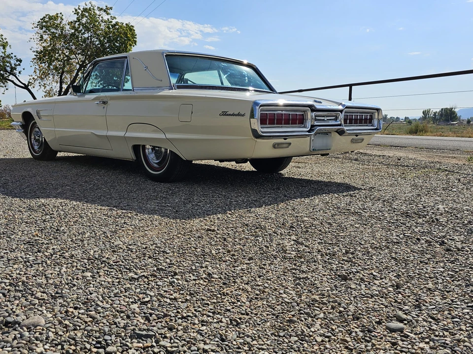 1965 Ford Thunderbird 4th Gen - Image 10 of 31