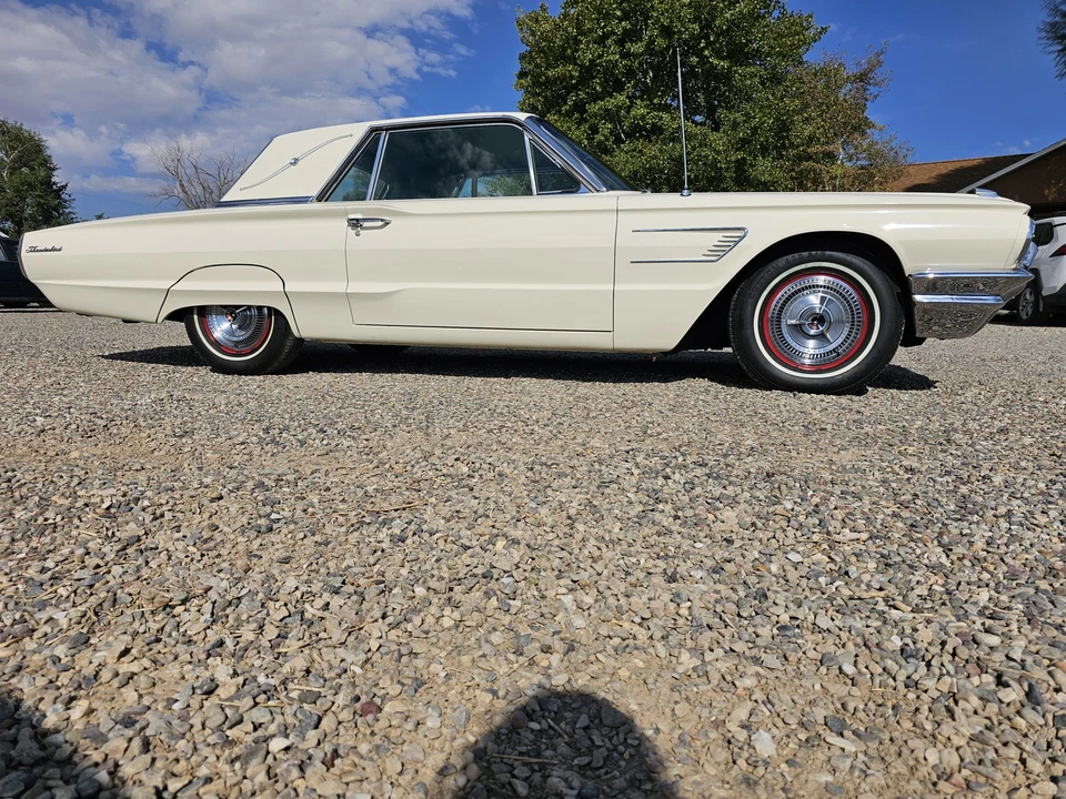 1965 Ford Thunderbird 4th Gen - Image 3 of 31