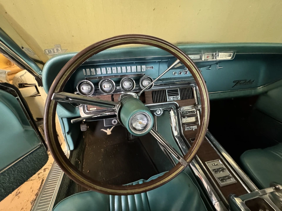 1965 Ford Thunderbird 4th Gen - Image 24 of 31