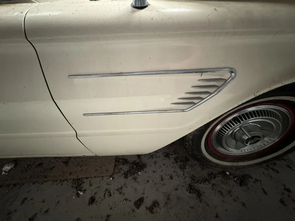 1965 Ford Thunderbird 4th Gen - Image 16 of 31