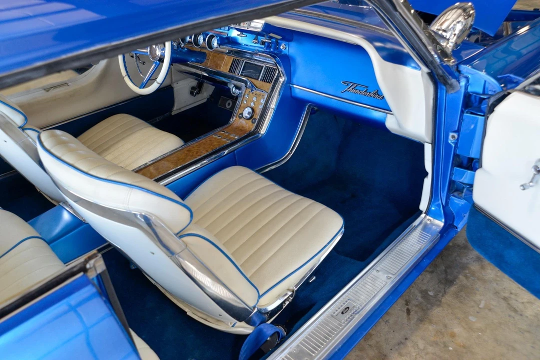 1965 Ford Thunderbird 4th Gen - Image 12 of 31