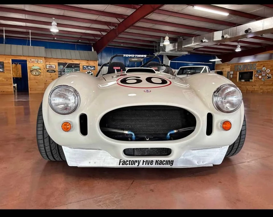 1965 Ford GT40 - Image 2 of 10