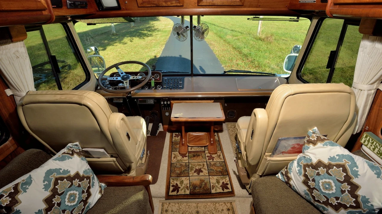 1965 GMC Motorhome - Image 4 of 31