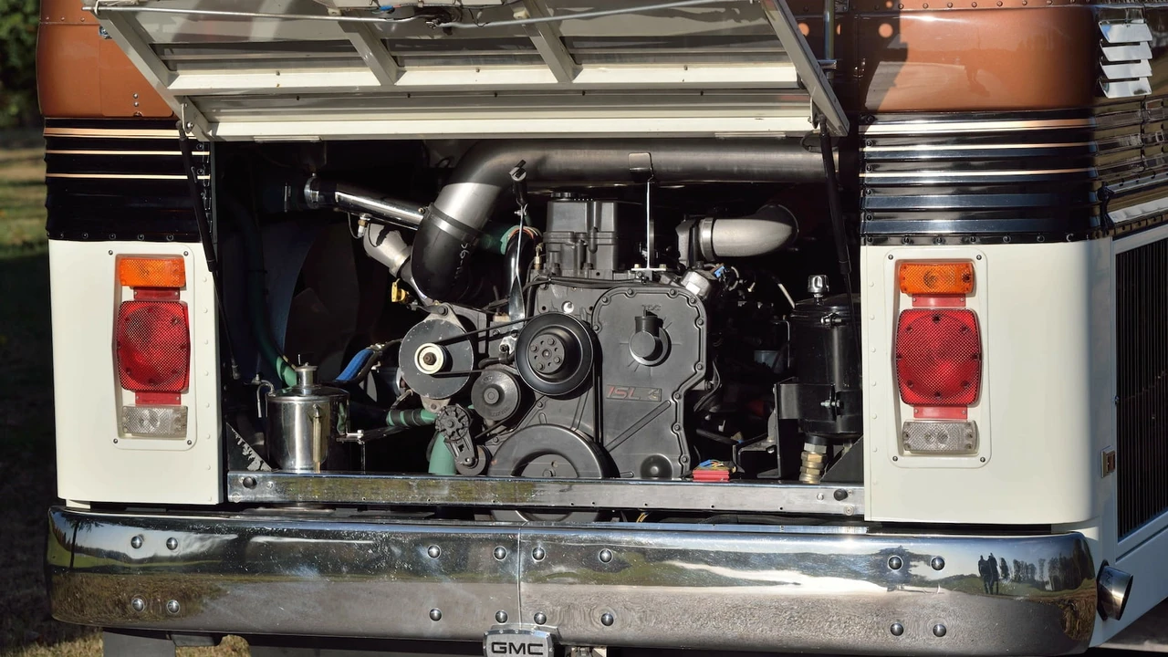 1965 GMC Motorhome - Image 7 of 31