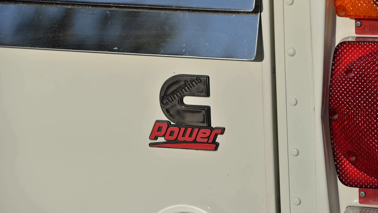 1965 GMC Motorhome - Image 17 of 31