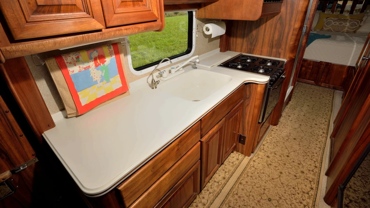 1965 GMC Motorhome - Image 18 of 31