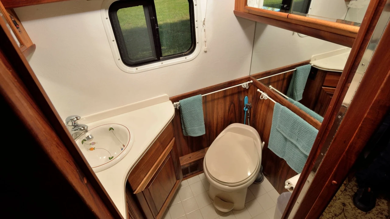 1965 GMC Motorhome - Image 19 of 31