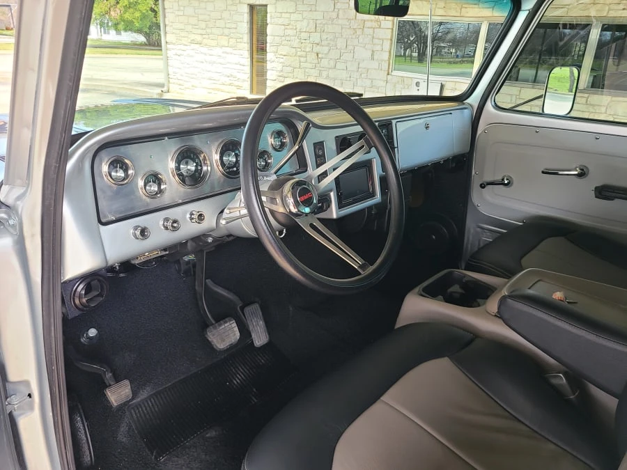 1965 GMC Suburban 5th Gen - Image 13 of 28