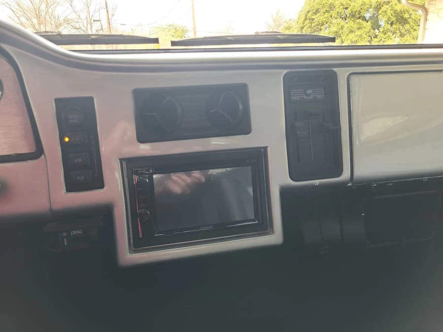 1965 GMC Suburban 5th Gen - Image 22 of 28