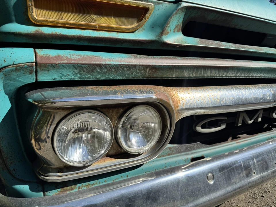 1965 GMC Suburban 5th Gen - Image 19 of 31