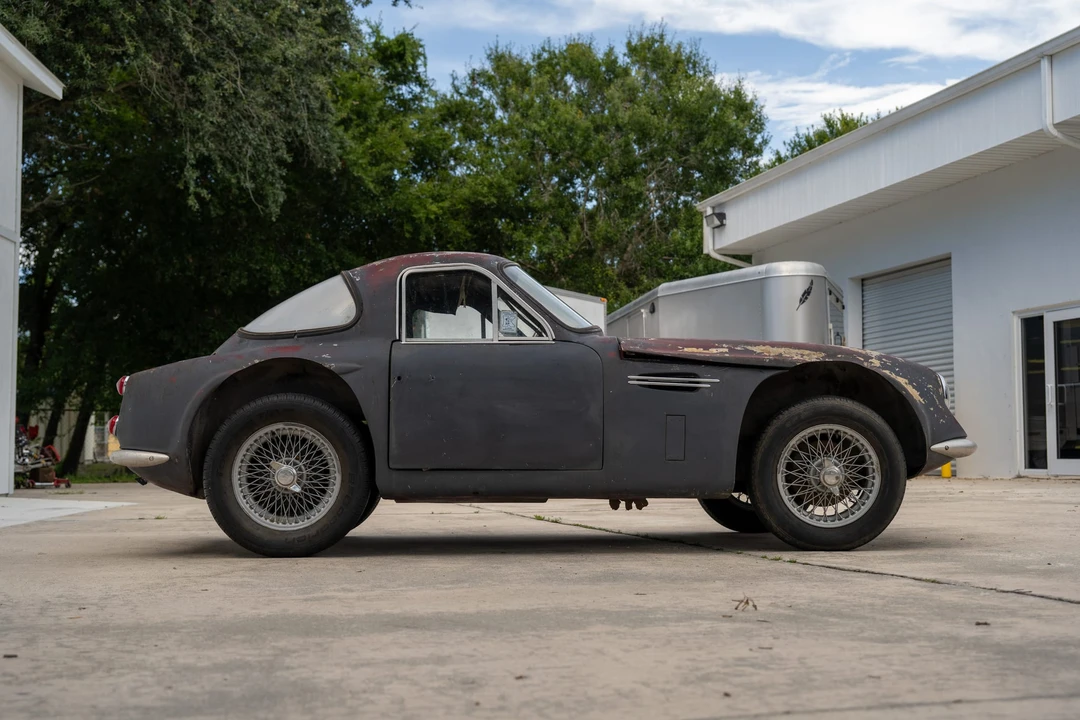 1965 Griffith - Image 6 of 31
