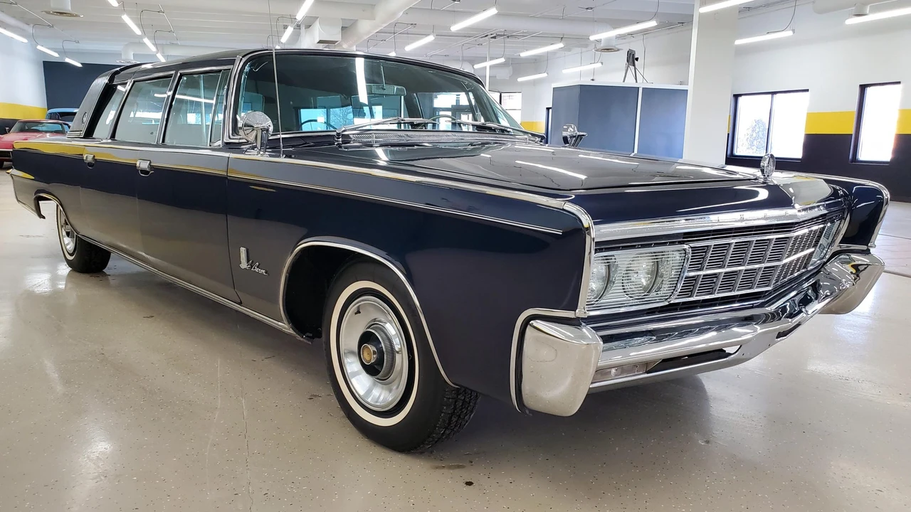 1965 Chrysler Imperial 2nd Gen - Image 11 of 31