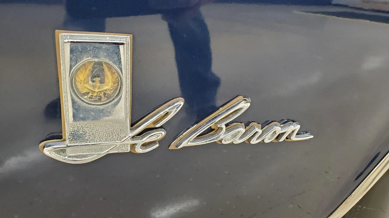 1965 Chrysler Imperial 2nd Gen - Image 25 of 31