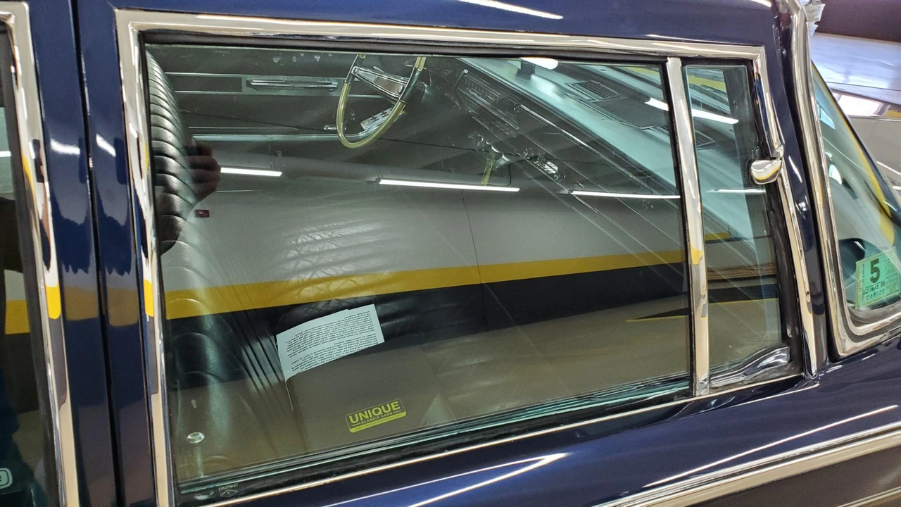 1965 Chrysler Imperial 2nd Gen - Image 30 of 31