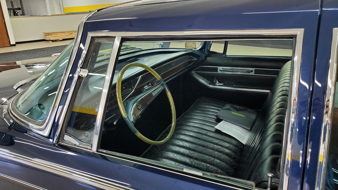 1965 Chrysler Imperial 2nd Gen - Image 31 of 31