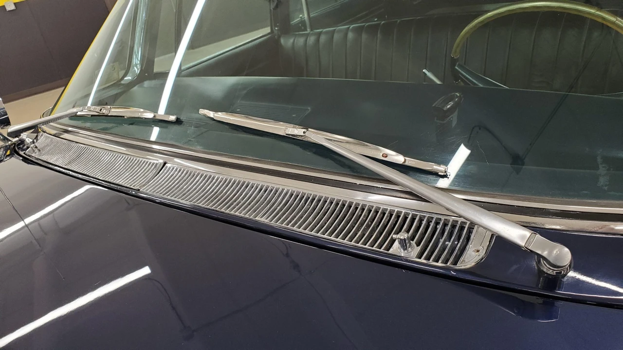 1965 Chrysler Imperial 2nd Gen - Image 28 of 31