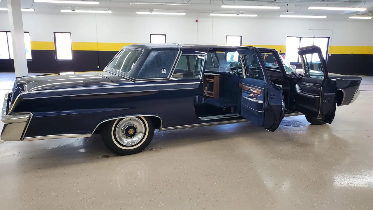 1965 Chrysler Imperial 2nd Gen - Image 9 of 31