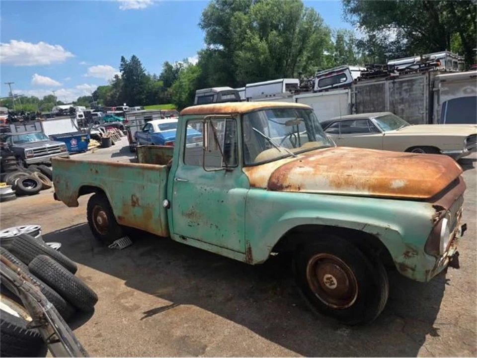 1965 International - Image 11 of 16
