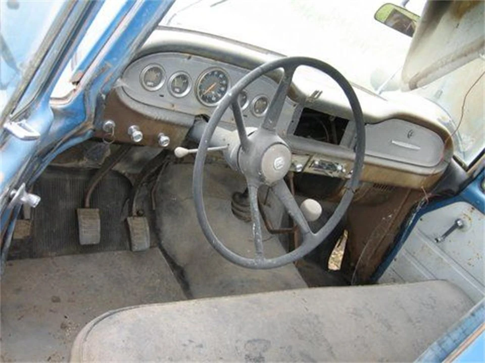 1965 International - Image 7 of 15