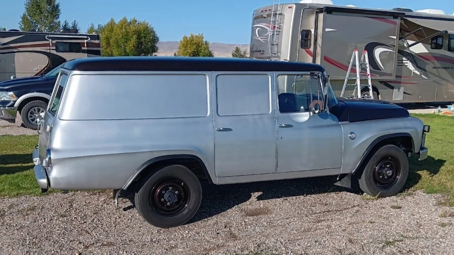 1965 International Harvester Travelall - Image 2 of 15