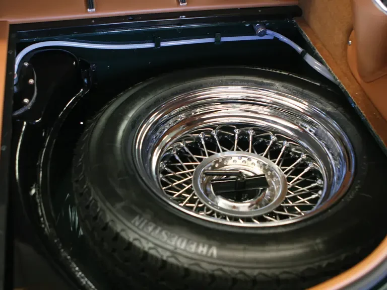1965 Jaguar E-Type Series 1 - Image 8 of 19
