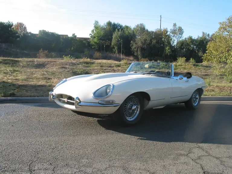 1965 Jaguar E-Type Series 1 - Image 2 of 2