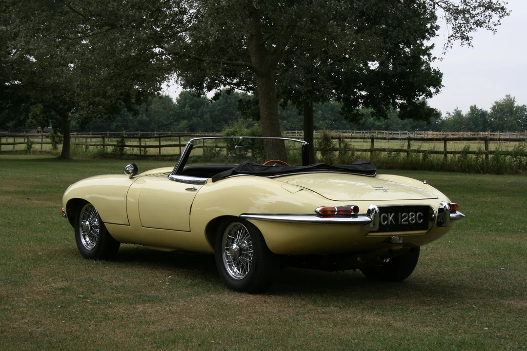 1965 Jaguar E-Type Series 1 - Image 6 of 8
