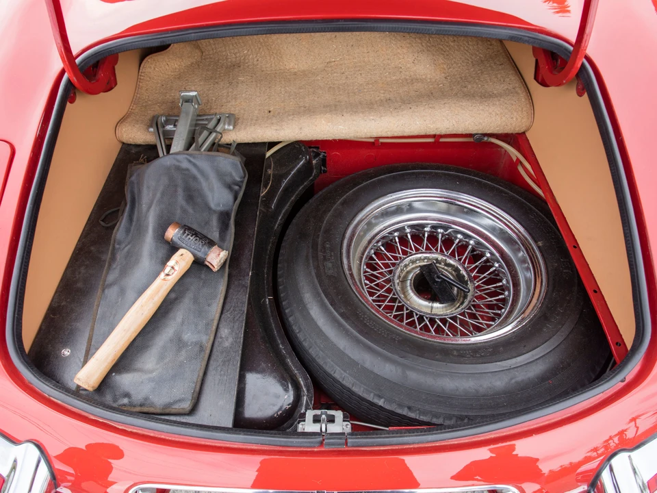 1965 Jaguar E-Type Series 1 - Image 10 of 31