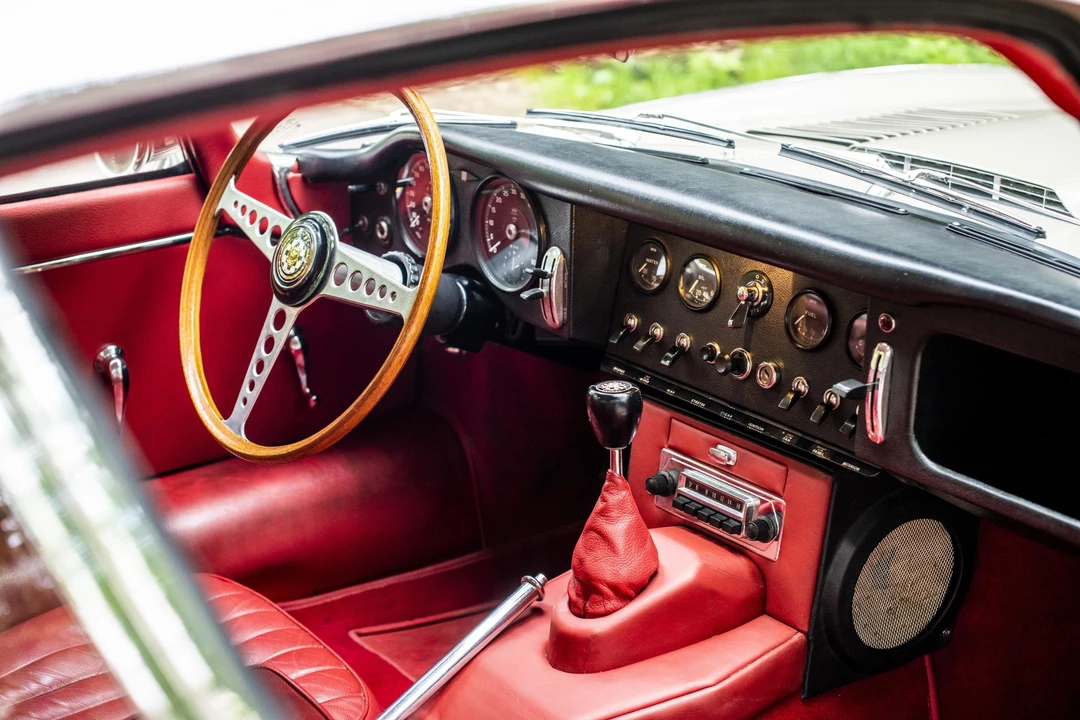 1965 Jaguar E-Type Series 1 - Image 8 of 31