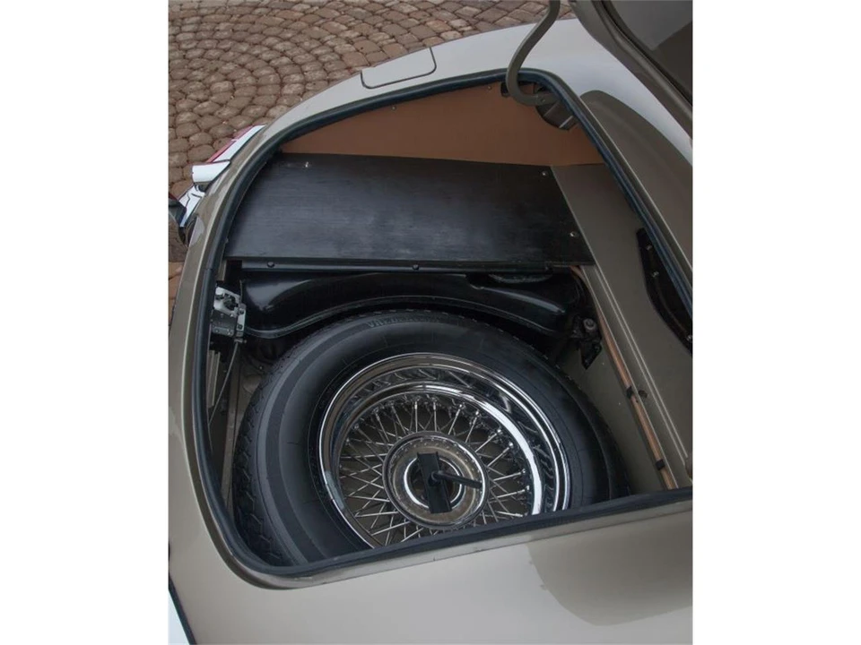 1965 Jaguar E-Type Series 1 - Image 16 of 18