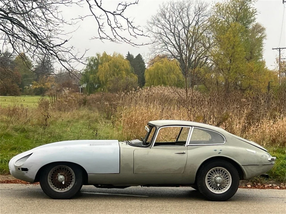 1965 Jaguar E-Type Series 1 - Image 2 of 6