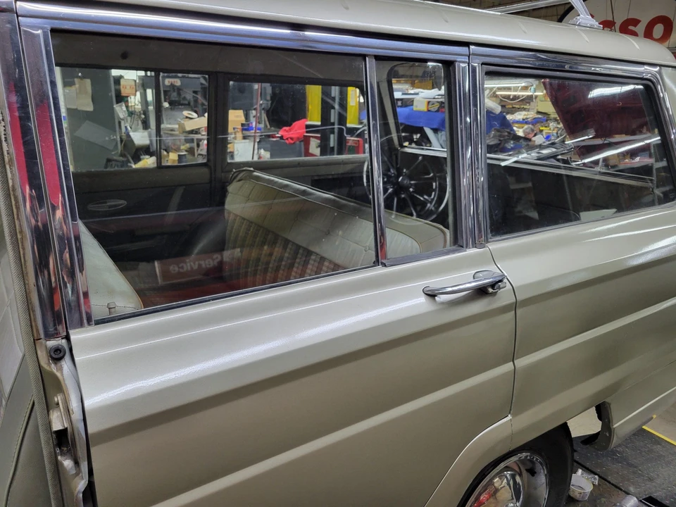 1965 Jeep SJ Wagoneer - Image 16 of 31