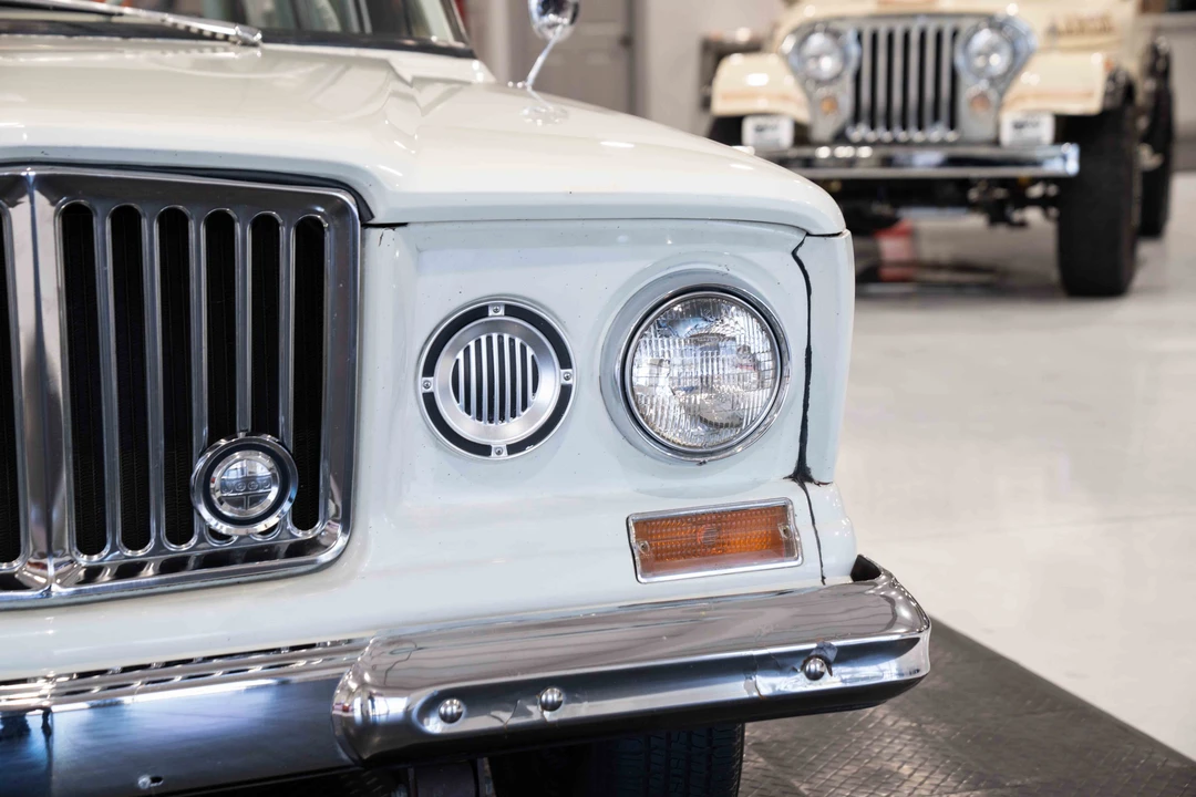 1965 Jeep SJ Wagoneer - Image 10 of 31