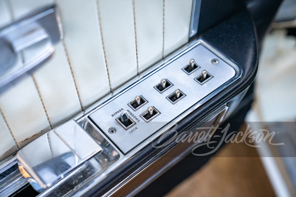 1965 Lincoln Continental 4th Gen - Image 11 of 31